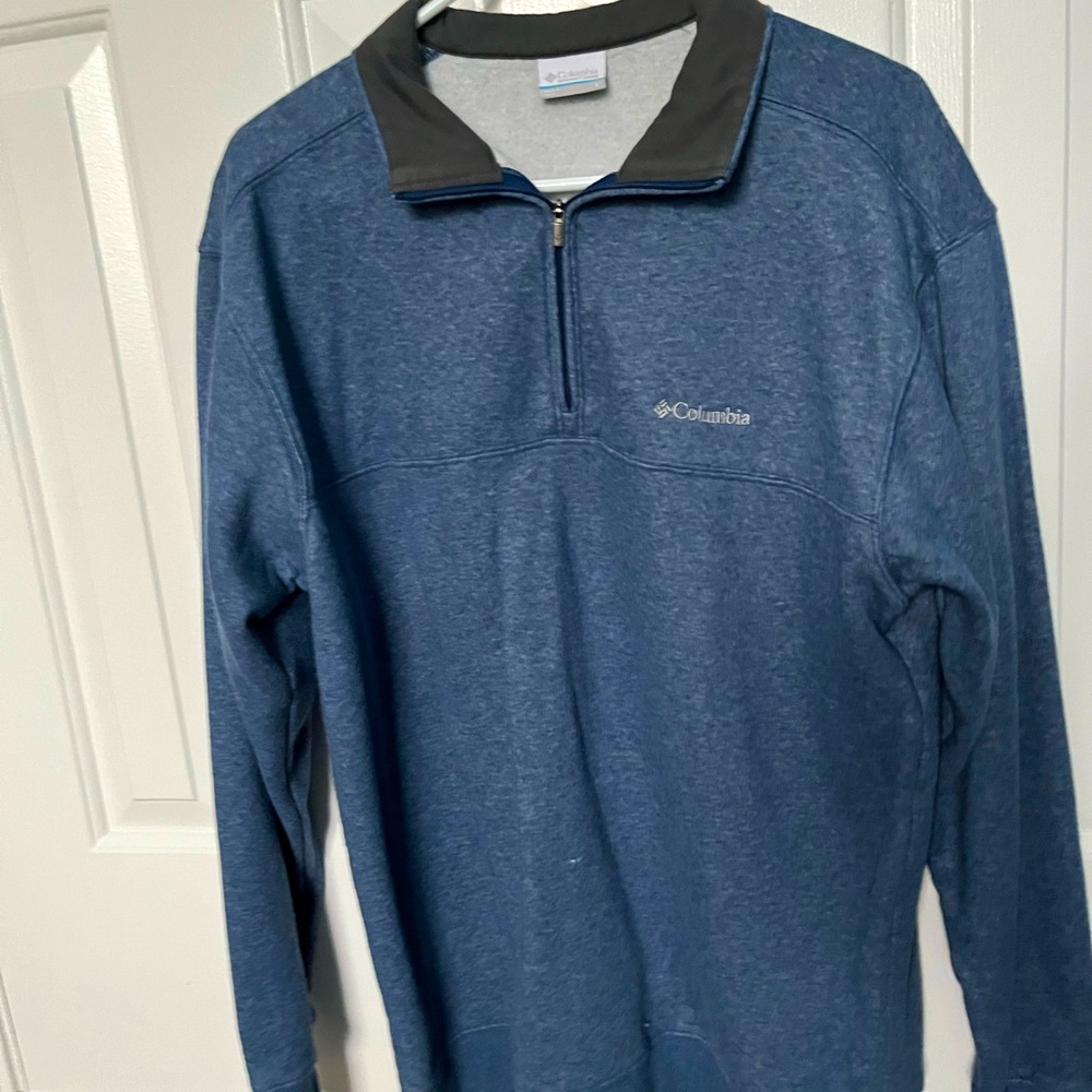 Columbia Men’s large Sweater pullover 1/4 Zip Fleece
Blue